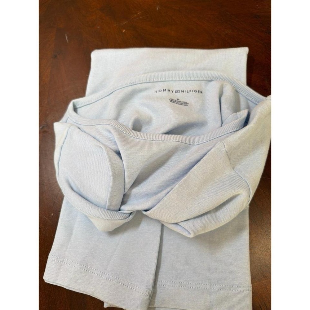 ‎Tommy - Picture 4 of 6